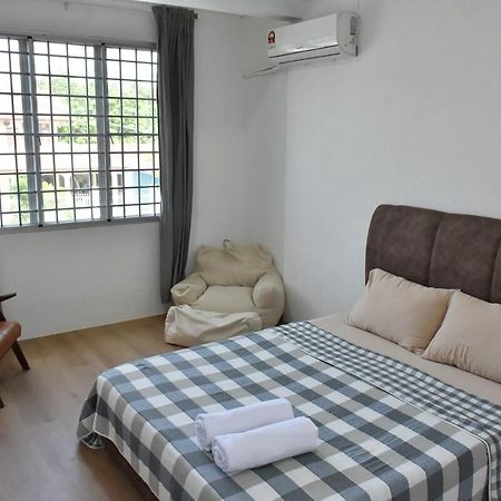 Rain Tree Homestay Bintulu Exterior photo